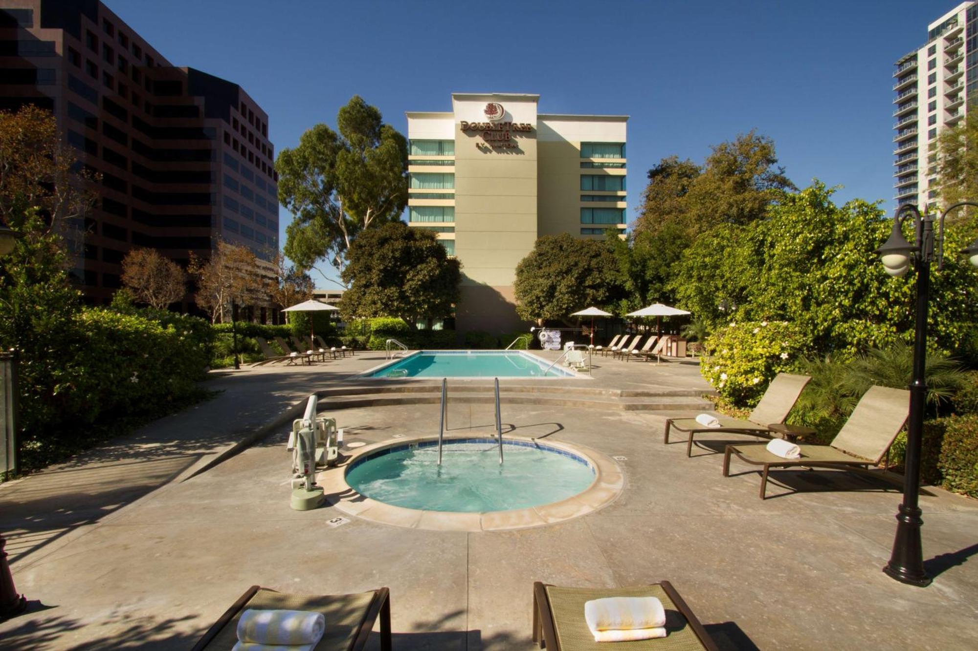 Готель Doubletree By Hilton Orange County Airport Санта-Ана Екстер'єр фото
